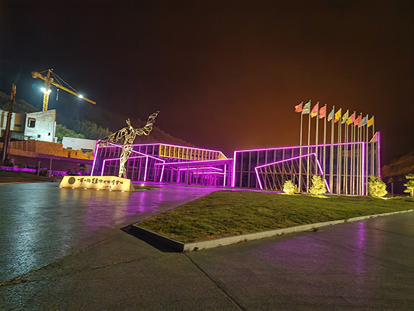 城市亮化是现代城市建设的重要组成部分,它不仅可以美化城市的夜景,还能提升城市的整体形象。随着科技的不断进步,城市亮化也得到了更多的关注和创新。本文将介绍一些关于城市亮化的创意和技术,帮助读者了解城市亮化的重要性以及如何进行平罗城市亮化的规划和实施。 城市亮化是现代城市建设的重要组成部分,它不仅可以美化城市的夜景,还能提升城市的整体形象。随着科技的不断进步,城市亮化也得到了更多的关注和创新。本文将介绍一些关于城市亮化的创意和技术,帮助读者了解平罗城市亮化的重要性以及如何进行平罗城市亮化的规划和实施。